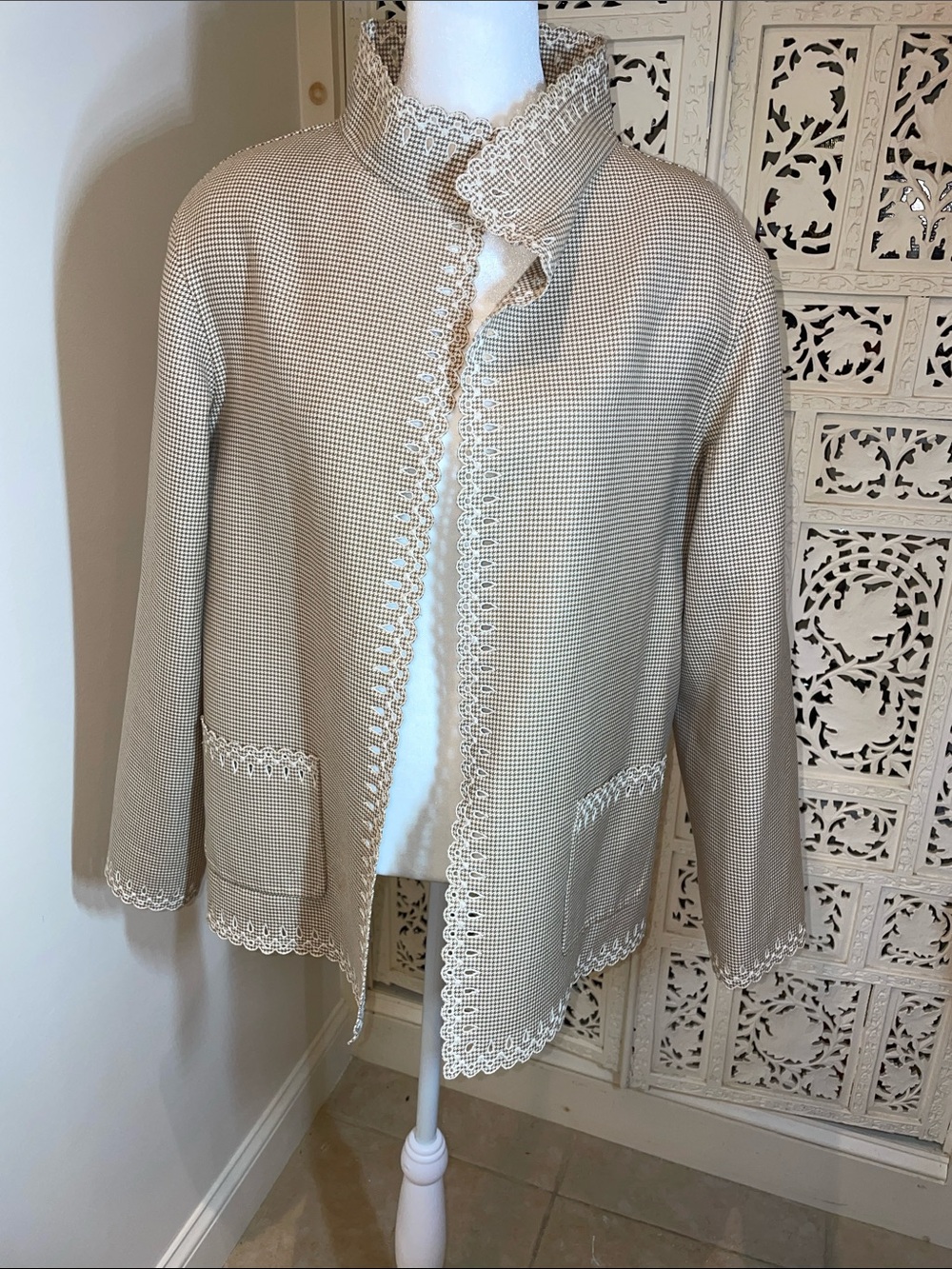 Vintage Oscar De la Renta  Cream Scalloped-Edge Open Front Blazer Jacket